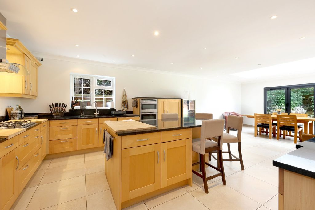 Property photo 2 of 22 Picture No. 09