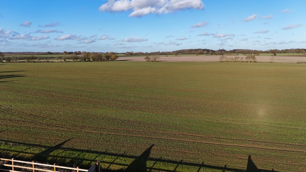 Property photo 3 of 21