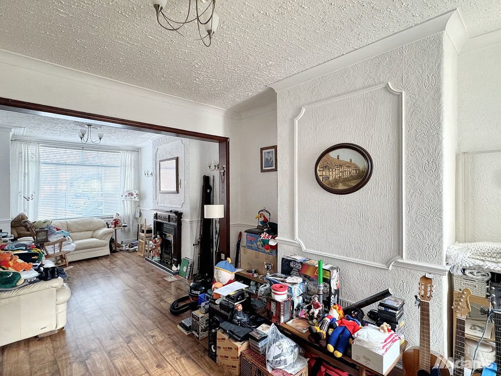 Property photo 3 of 19