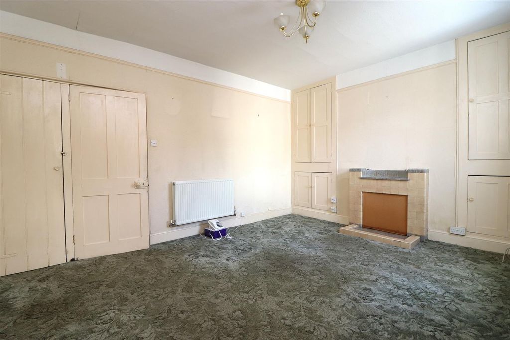Property photo 3 of 18 Dining Room