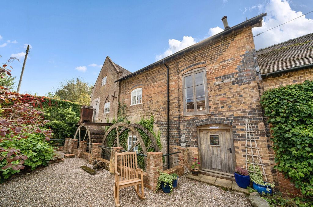 Property photo 2 of 30