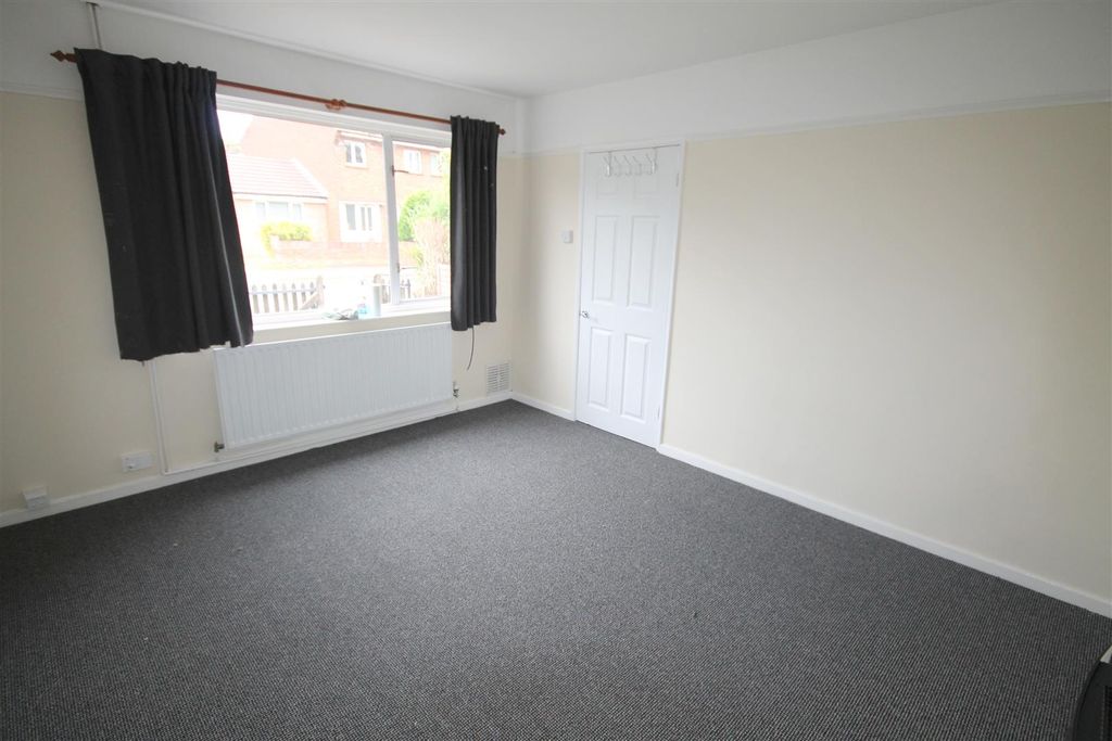 Property photo 3 of 13 Fr Lounge i.Jpg