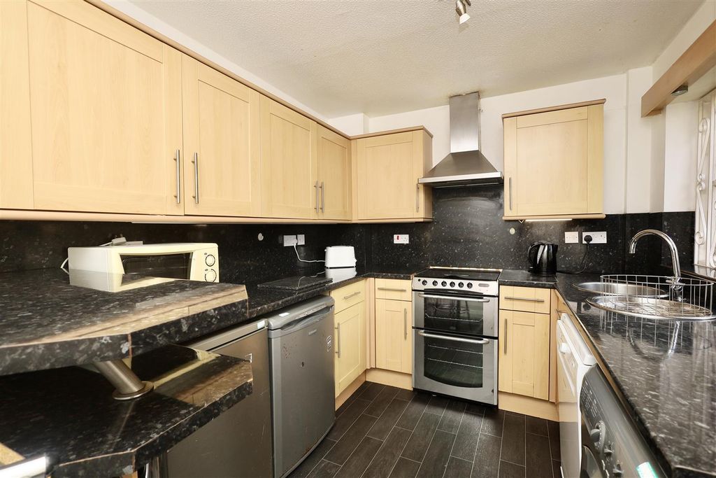 Property photo 2 of 8 2Bffacf3-80Be-4A06-B787-56F8Bac571F0_1_201_A.Jpeg