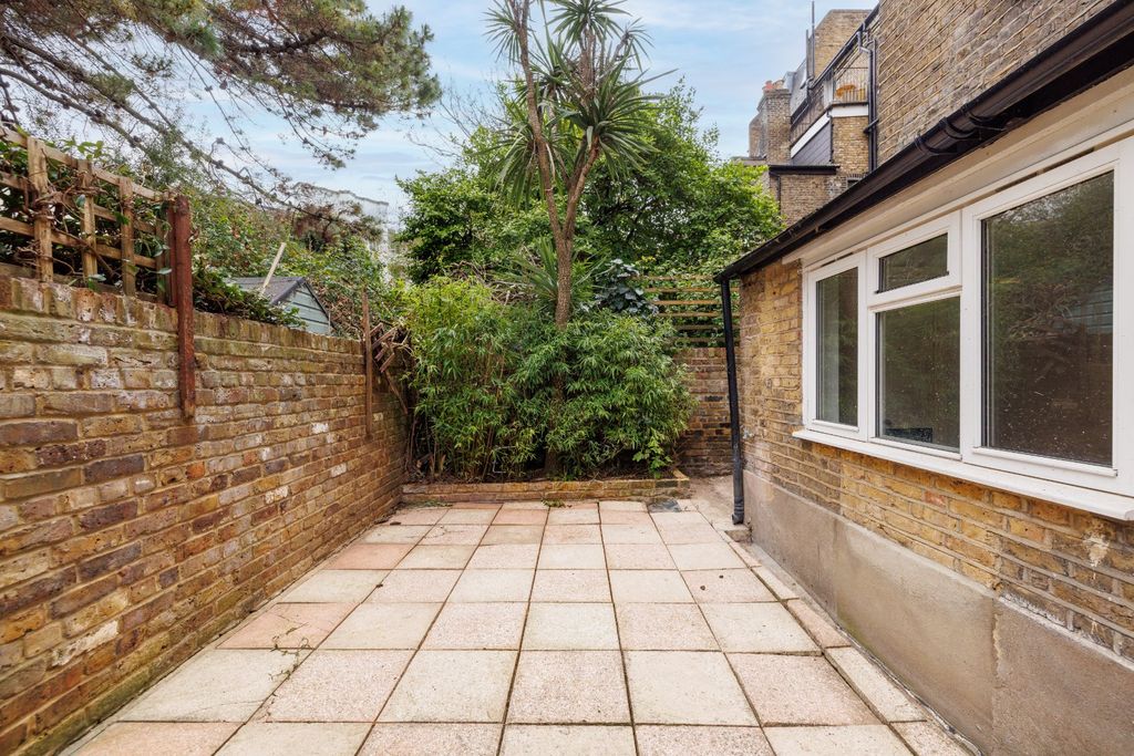 Property photo 2 of 7