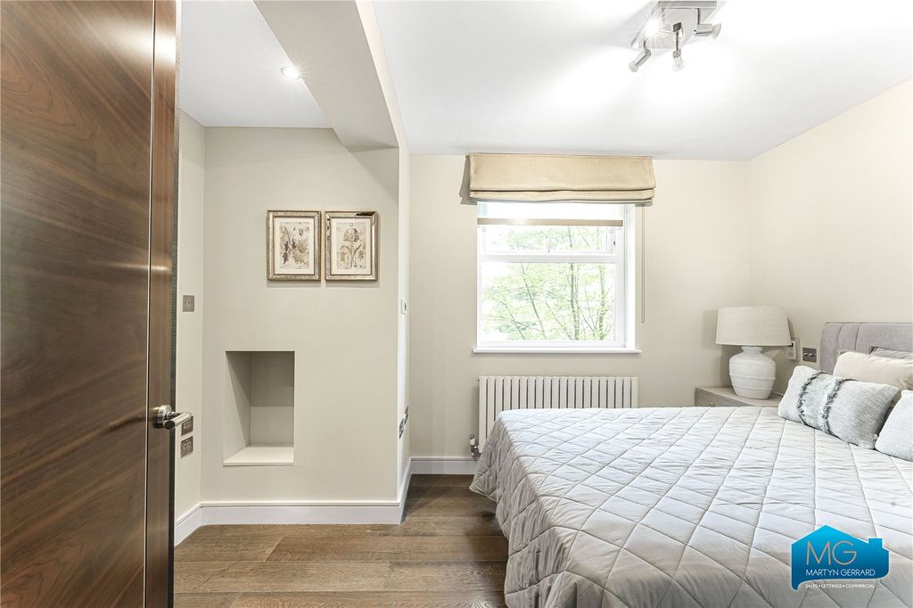 Property photo 3 of 22 Picture No. 07