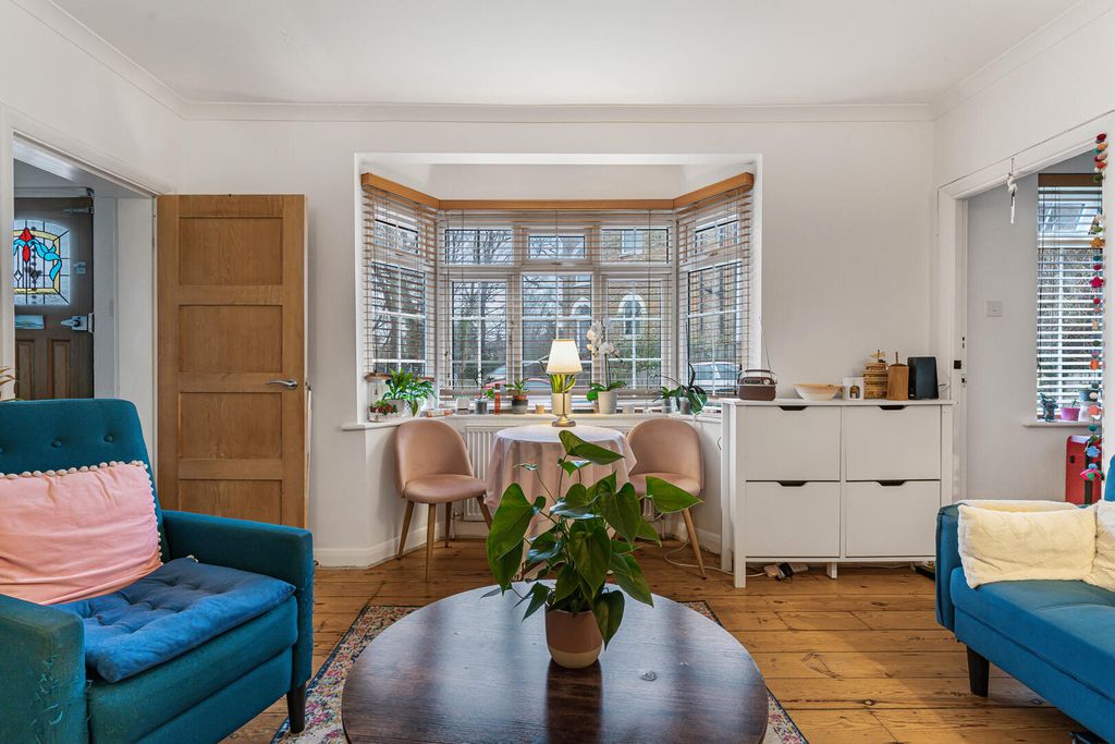 Property photo 2 of 18 Living Room