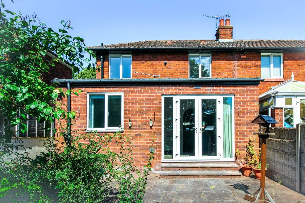 Property photo 2 of 8