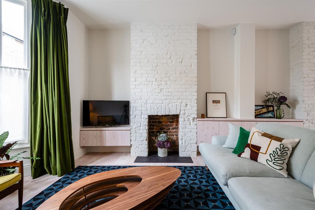 Property photo 2 of 24 2