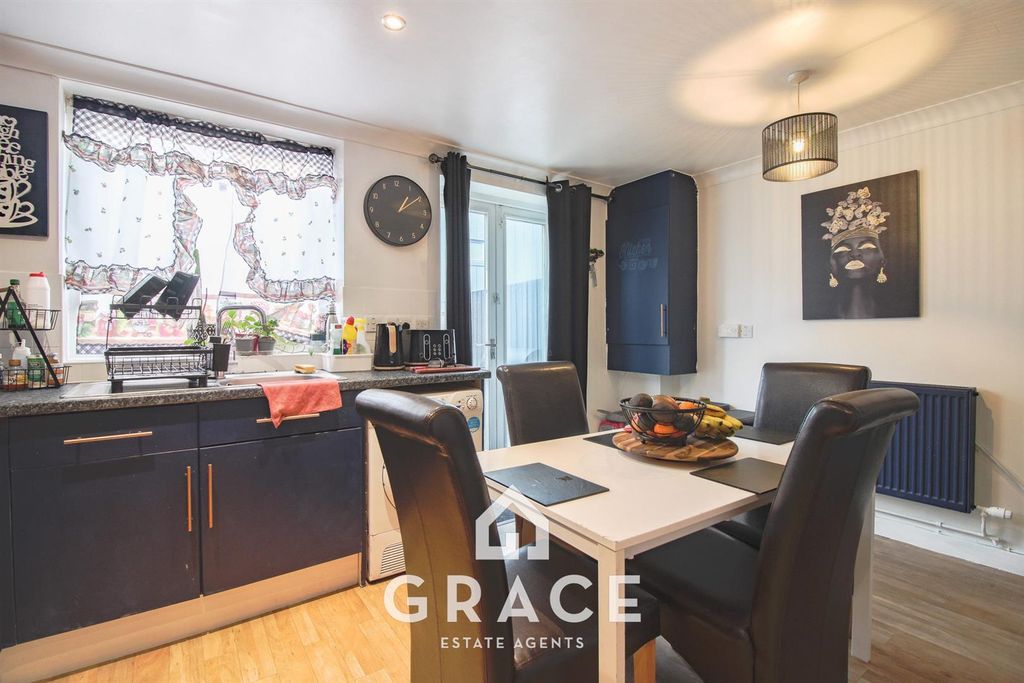 Property photo 3 of 16 Untitled_Hdr-2.Jpg