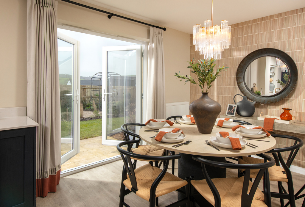 Property photo 2 of 11 Oakham Dining