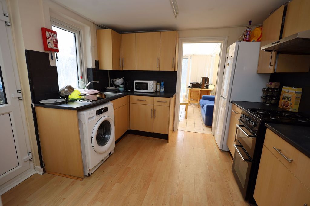 Property photo 2 of 12 Kitchen