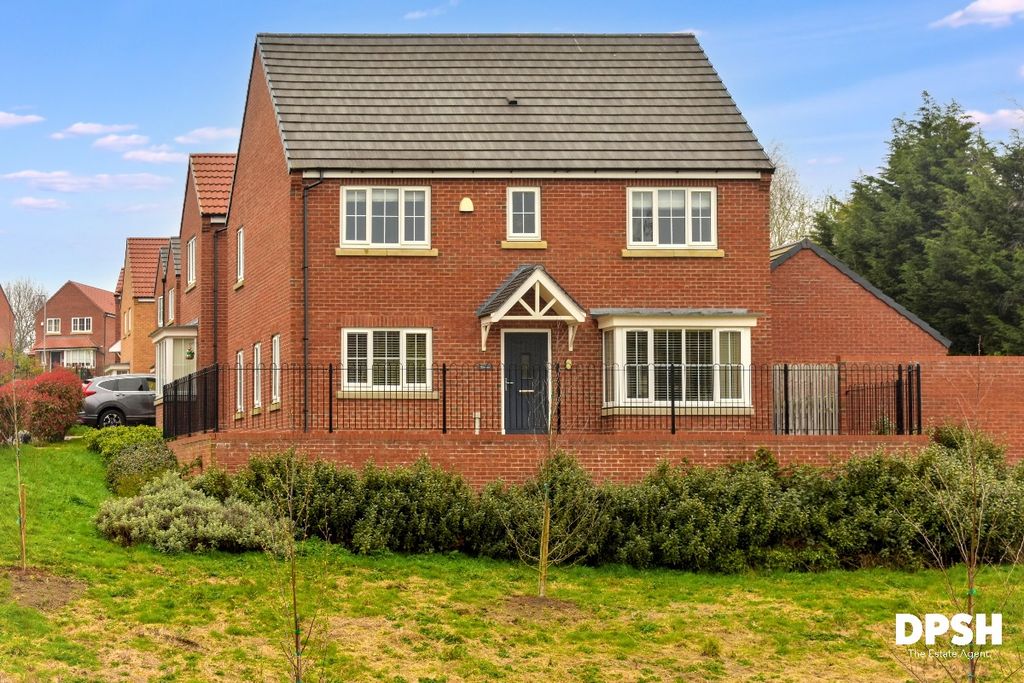 Property photo 1 of 32