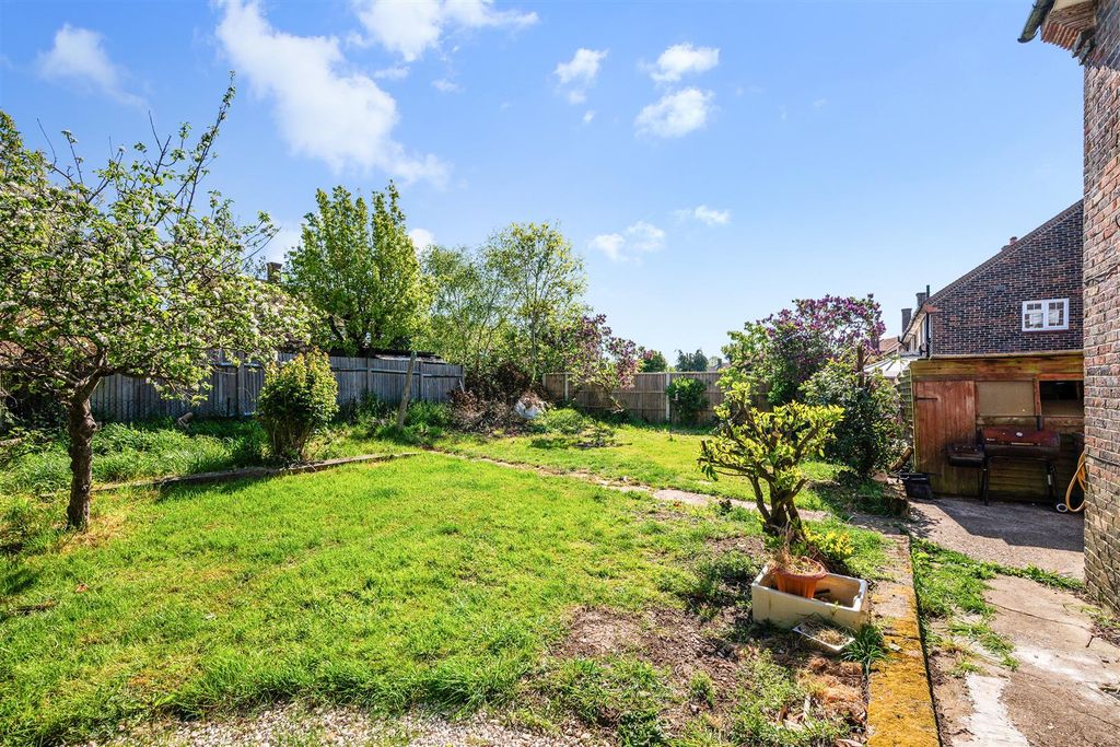 Property photo 2 of 16 Malmstone Avenue (12).Jpg