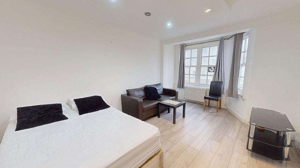 Property photo 3 of 5