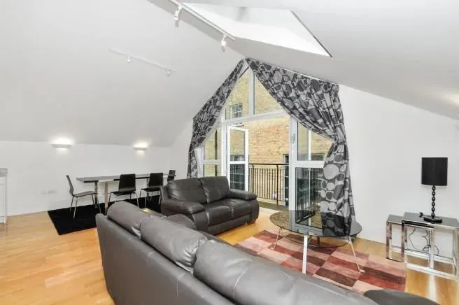Property photo 1 of 8