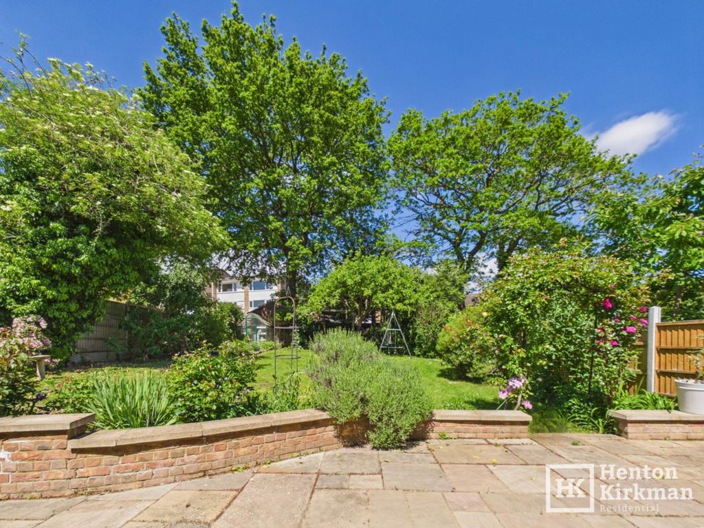 Property photo 2 of 33