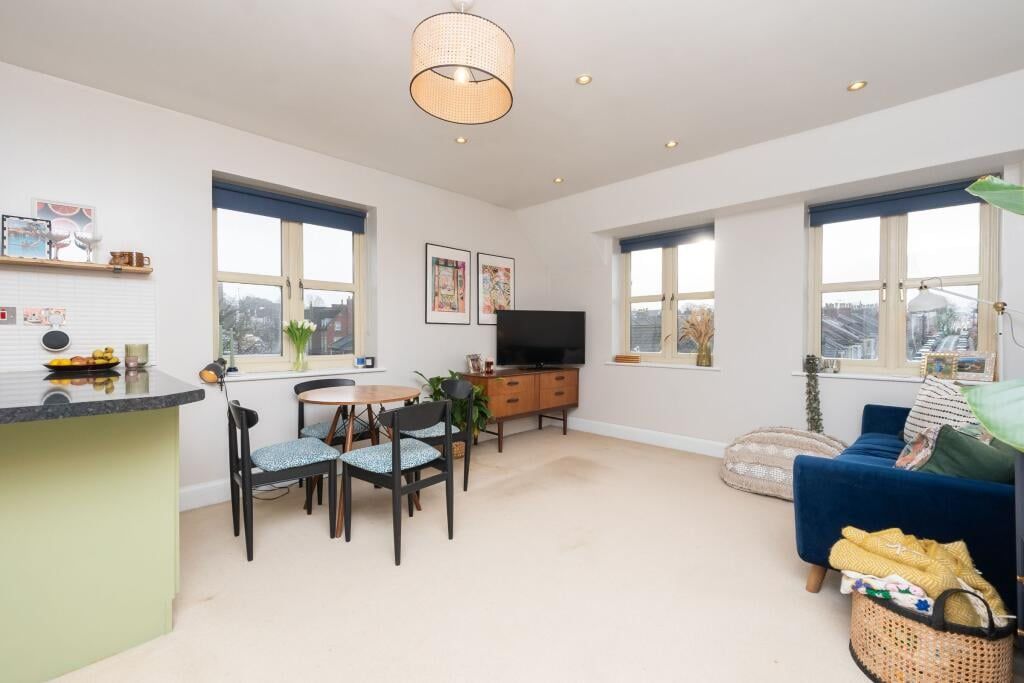 Property photo 3 of 21