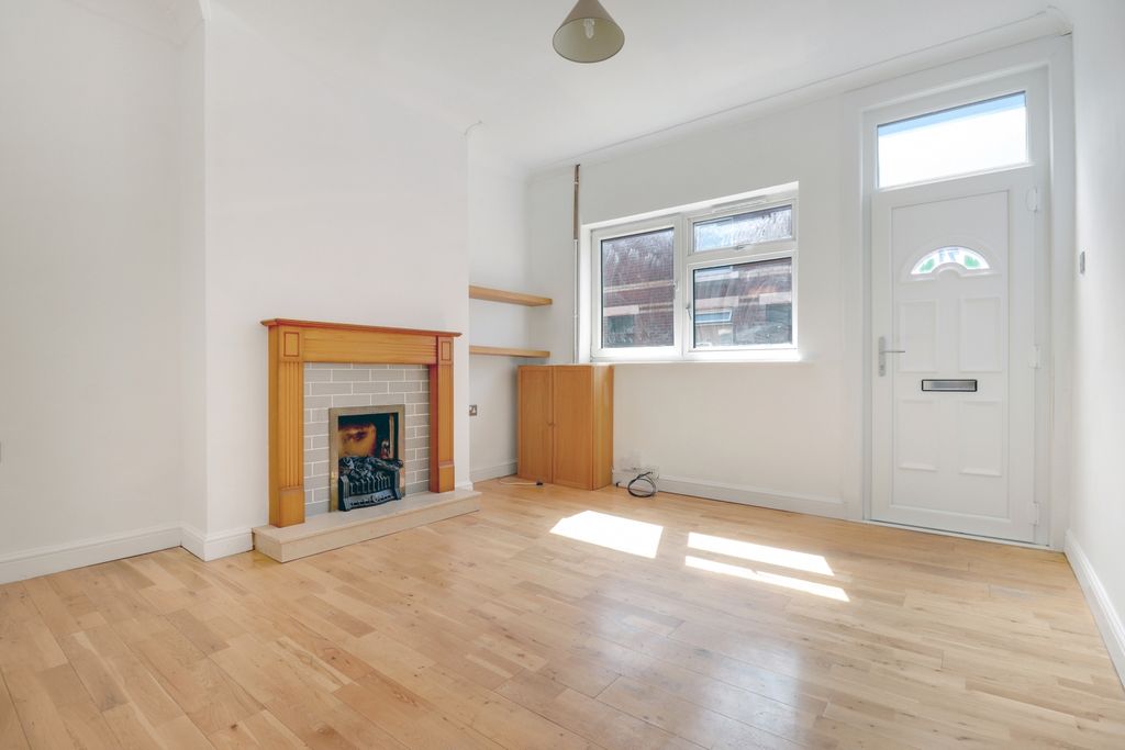 Property photo 2 of 15 1
