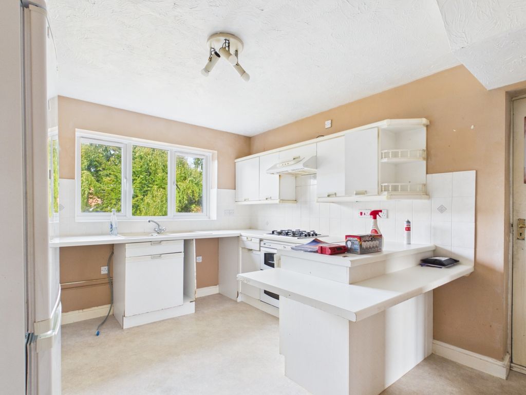 Property photo 2 of 9 Cam01740G0-Pr0570-Still003