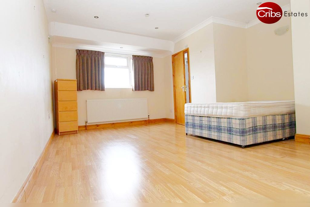 Property photo 2 of 10 Gallery