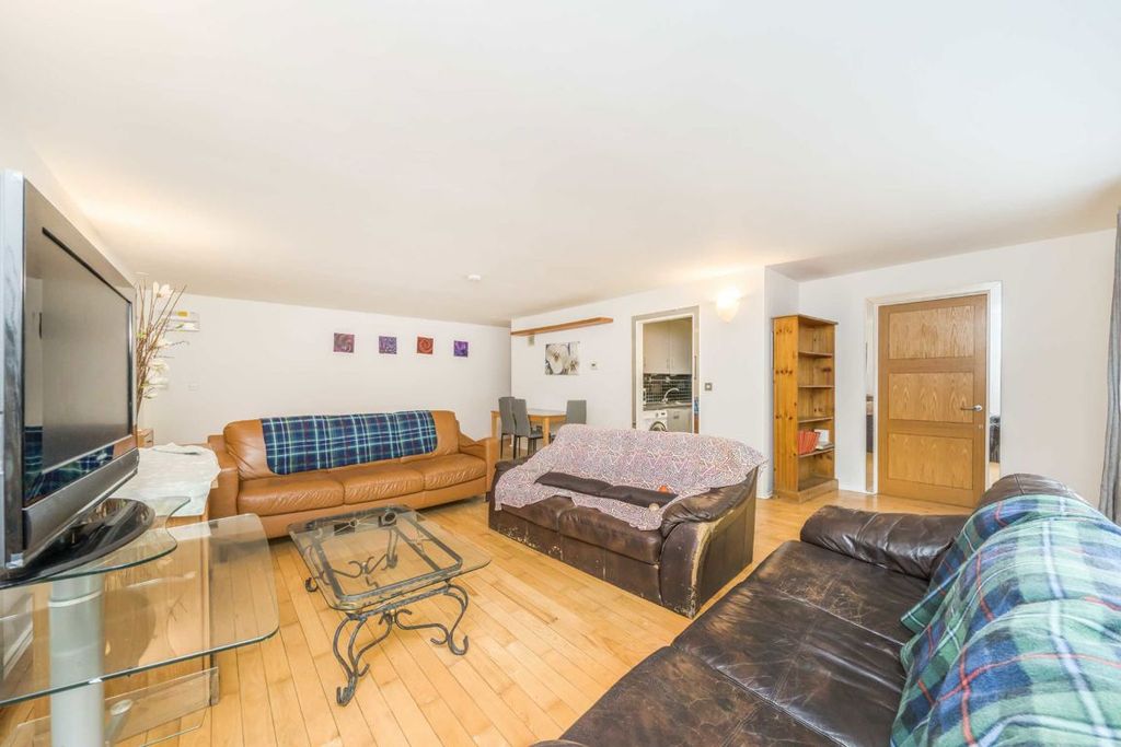 Property photo 2 of 5