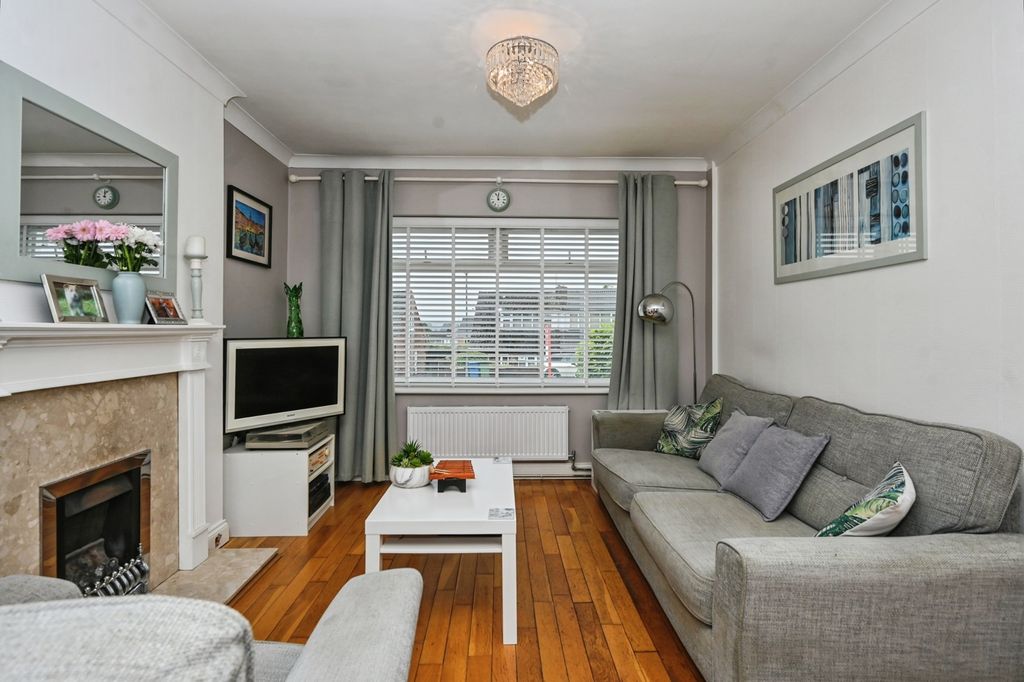 Property photo 3 of 24 Pbox-Img.Jpg