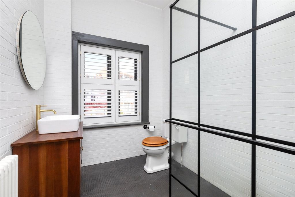 Additional image 13 of 6 bed end terrace house for salePark Crescent, Brighton, East Sussex BN2