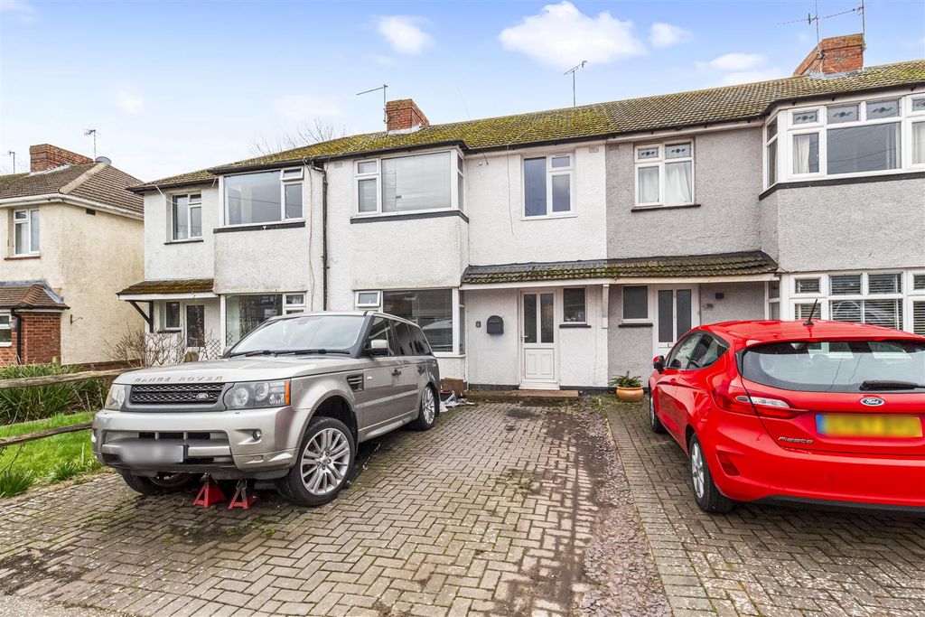 Property photo 1 of 14 98 North Farm Road-014.Jpg