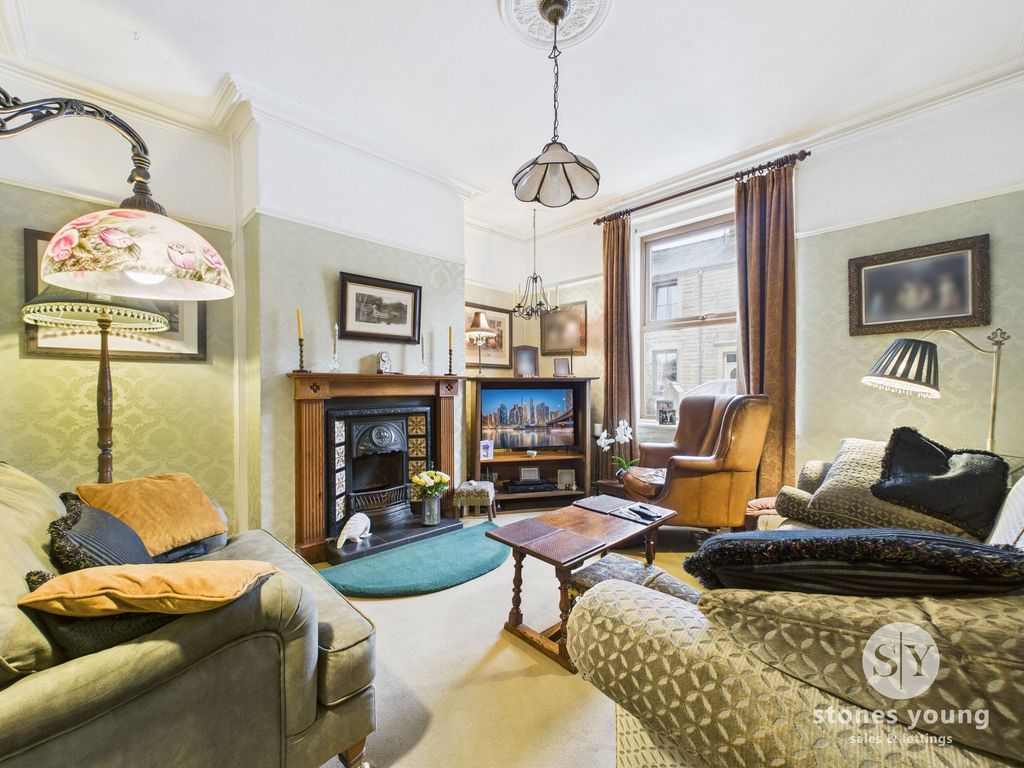 Property photo 2 of 23