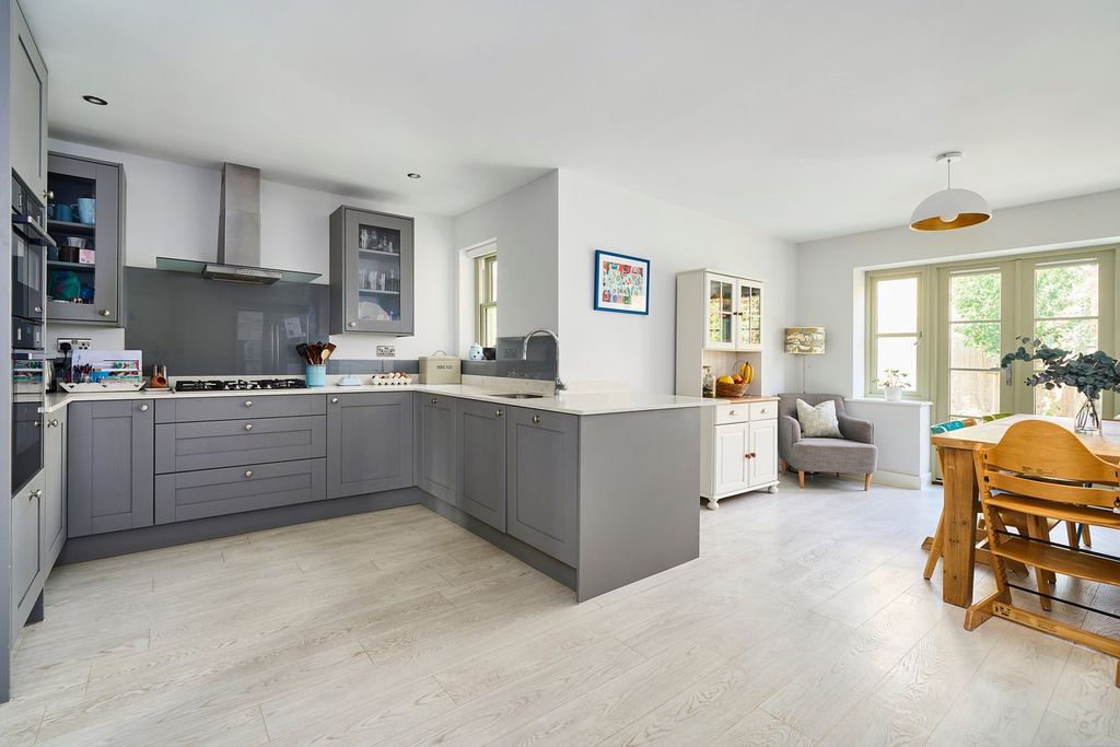 Property photo 3 of 19