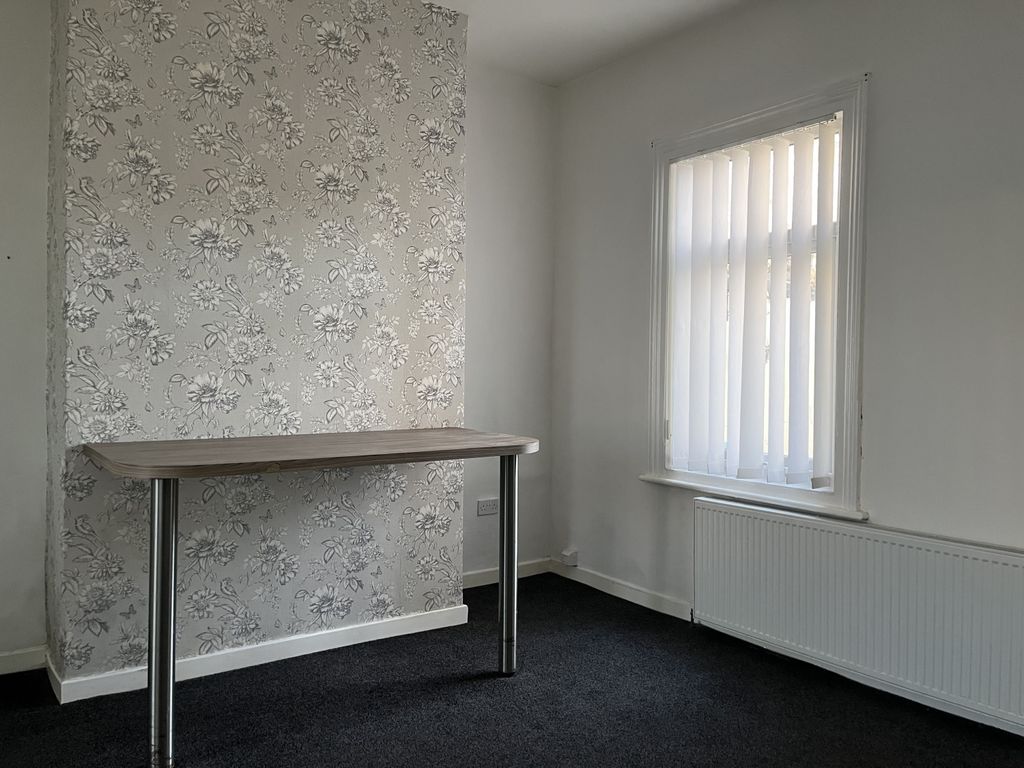 Property photo 3 of 11 C9964Ef2-6A4A-4139-B60B-C6704661C7E1