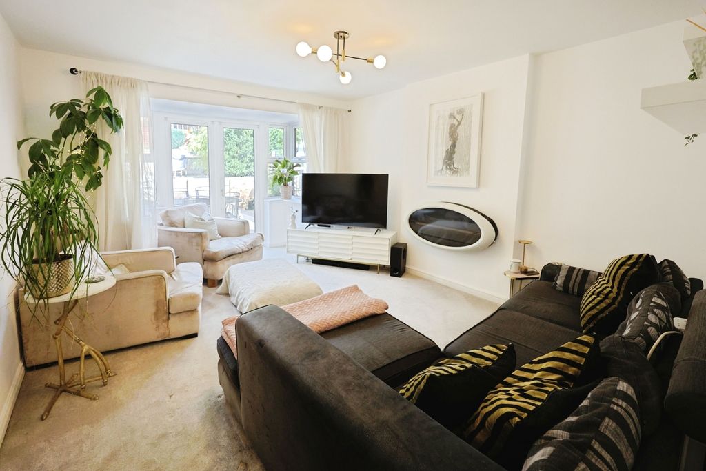 Property photo 2 of 17 Pbox-Img.Jpg