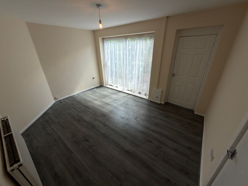 Property photo 3 of 14 Image