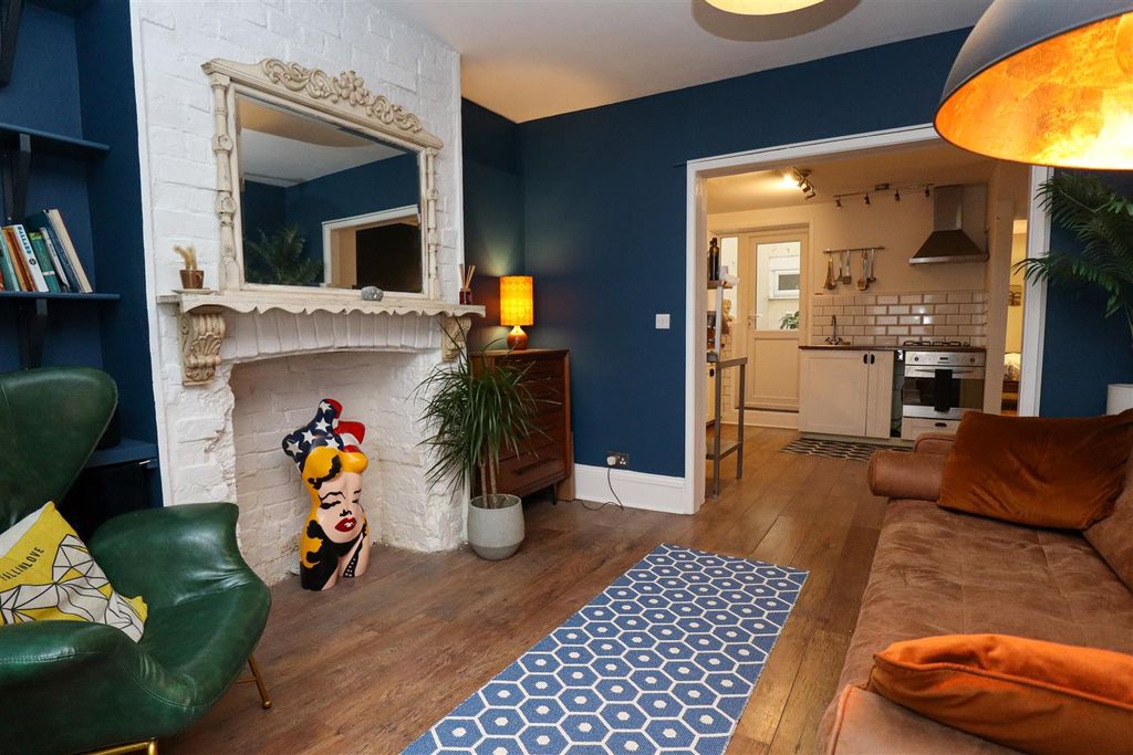 Property photo 1 of 7 Living Area