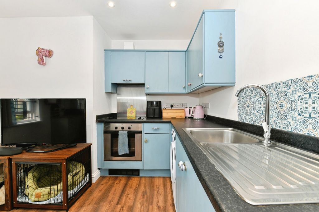 Property photo 3 of 12 Pbox-Img.Jpg
