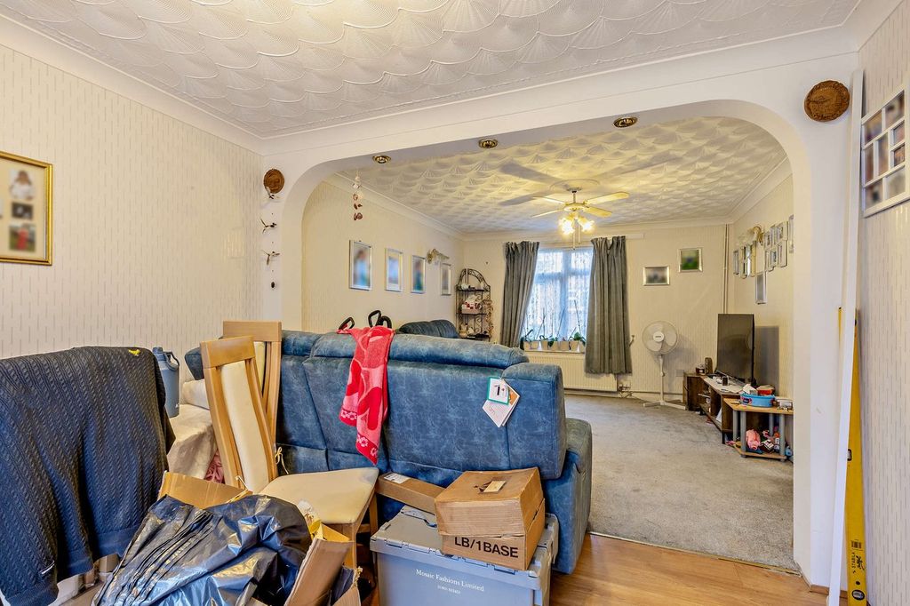 Property photo 2 of 21