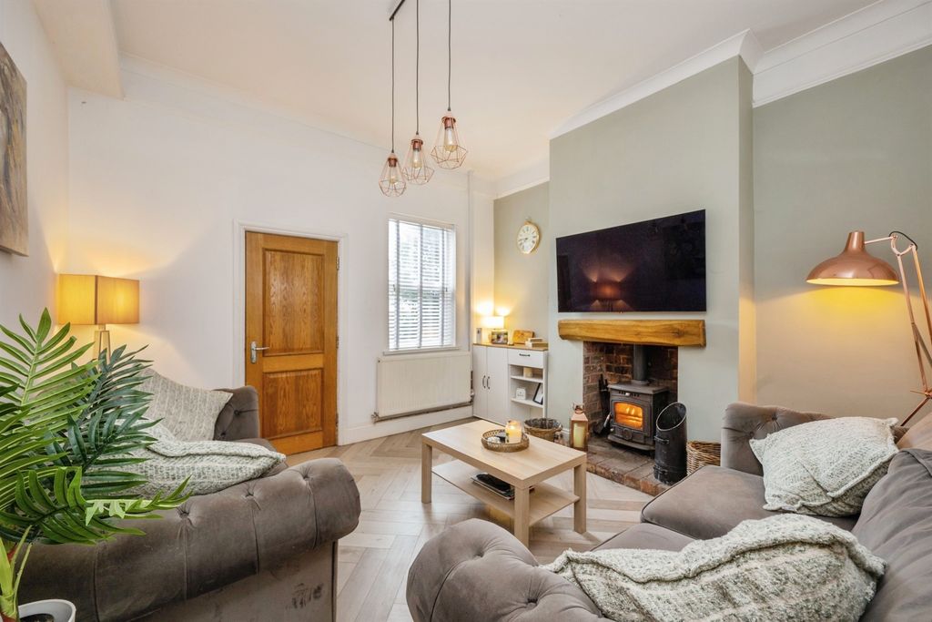 Property photo 3 of 19