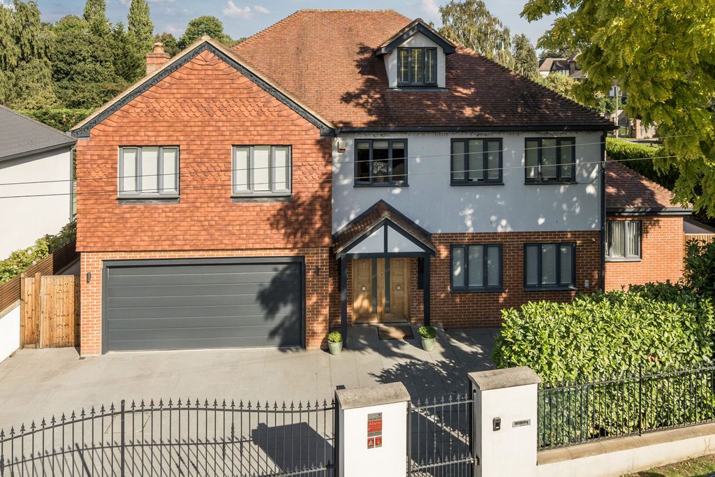 Property photo 1 of 27 External
