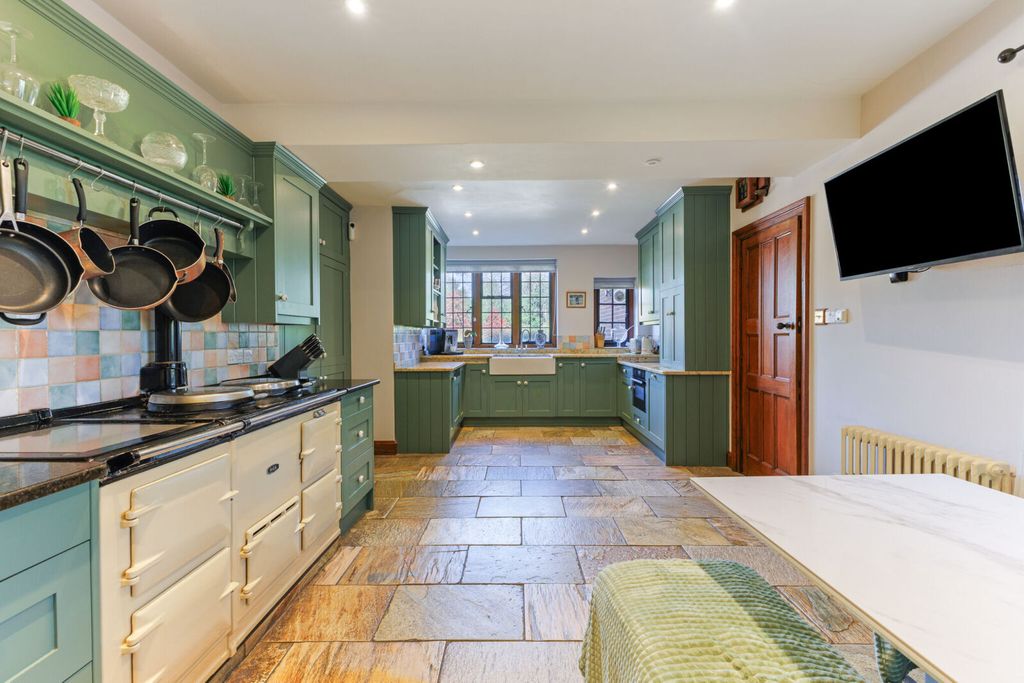 Property photo 2 of 17 Picture No. 21