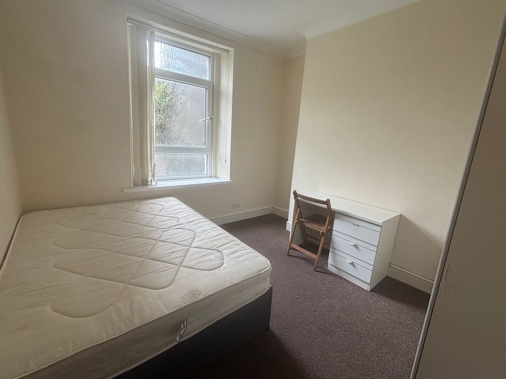 Property photo 1 of 2