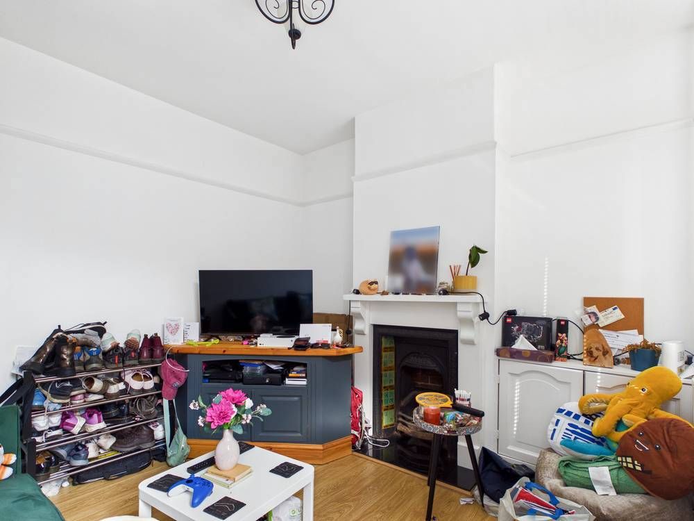 Property photo 2 of 9 Giraffe360-Still002