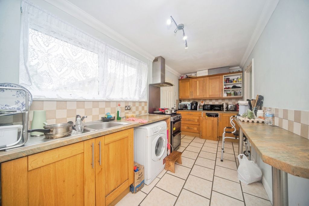 Property photo 2 of 17 Photo