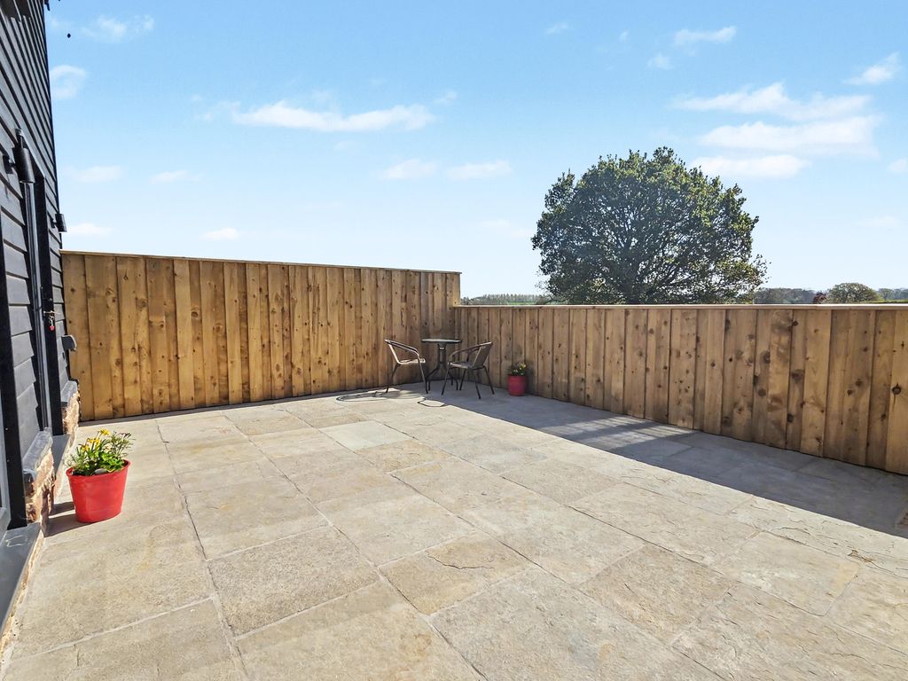 Property photo 2 of 27