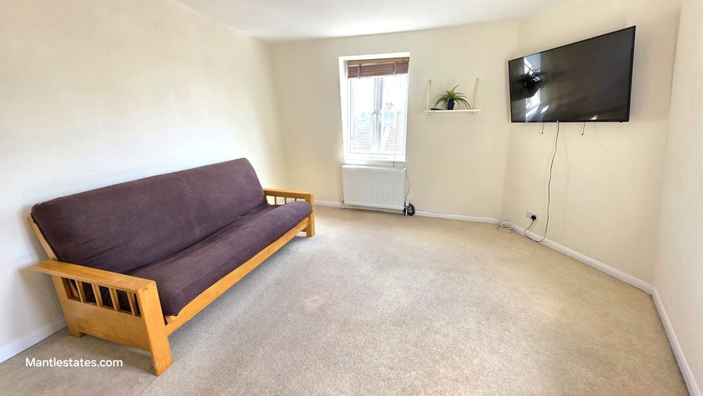Property photo 2 of 14 Lounge