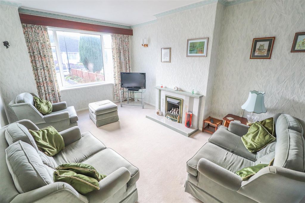 Property photo 3 of 12 Babbacombe Road-16.Jpg