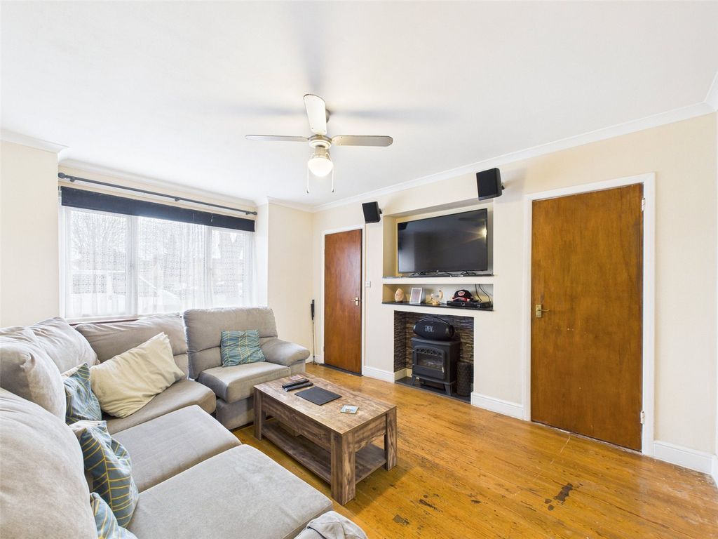 Property photo 2 of 18 Picture No. 30