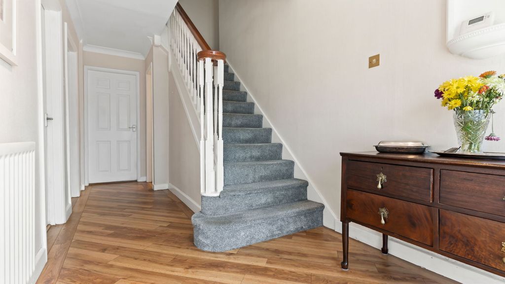 Property photo 3 of 46
