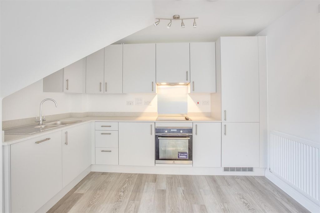 Property photo 2 of 8 Kitchen