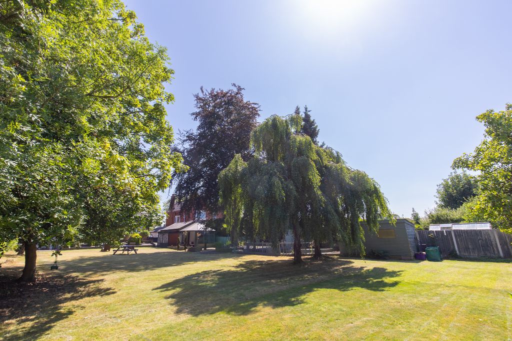 Property photo 3 of 28