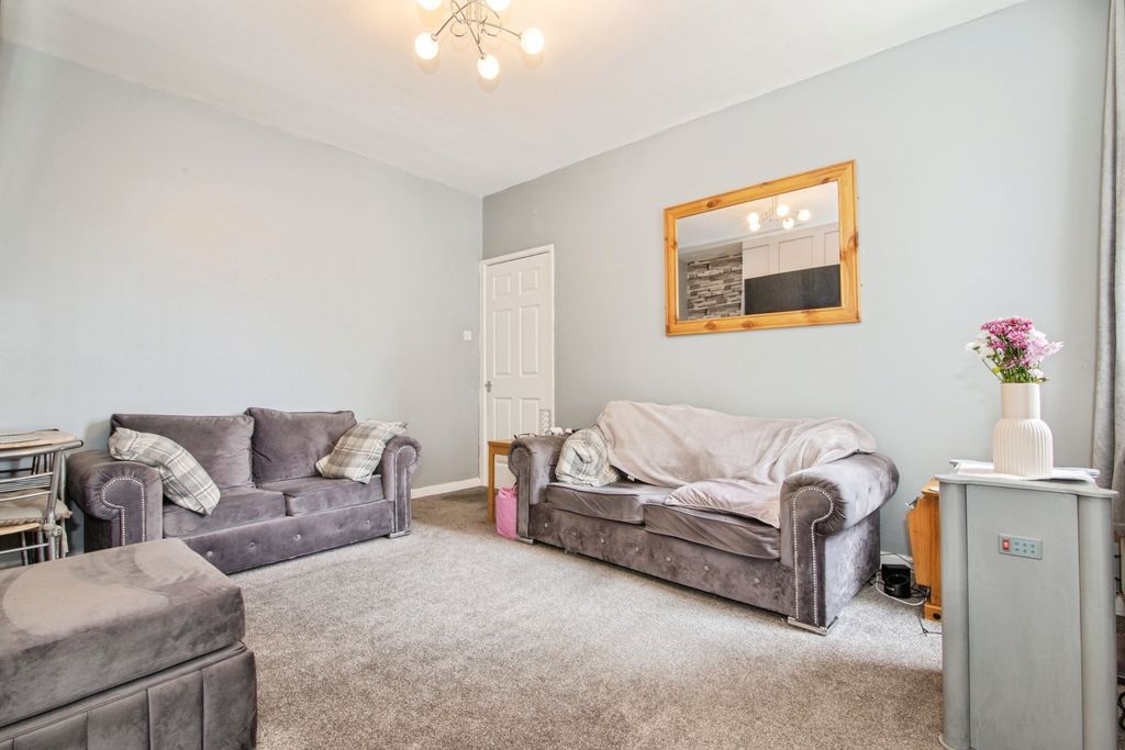 Property photo 3 of 21 2